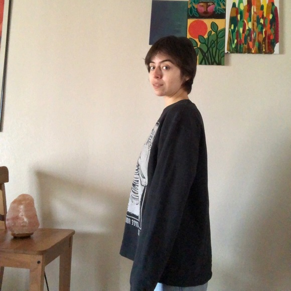 Sold! Graphic crewneck “I run on coffee and horror movies” 💀 ☕️ - Picture 4 of 5